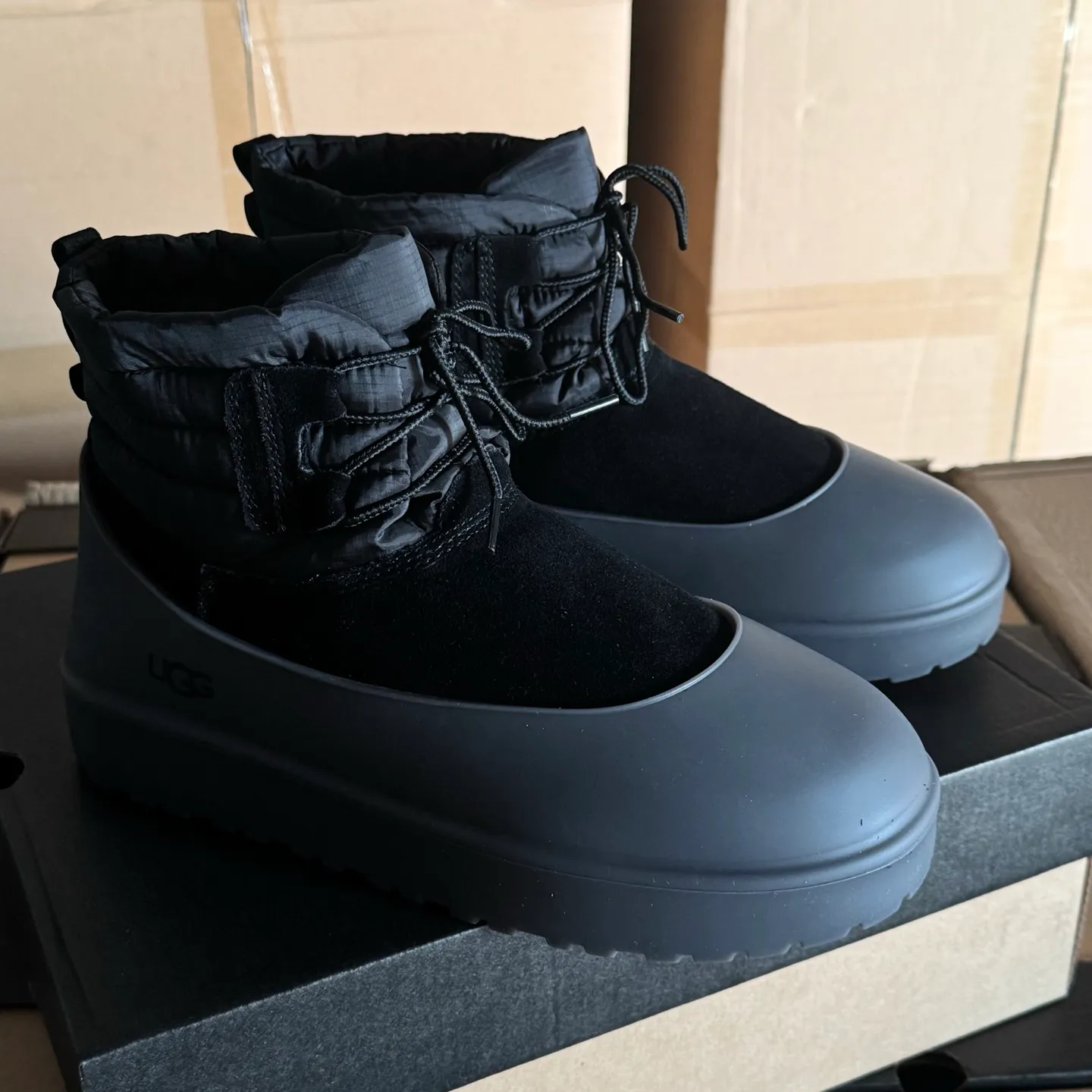UGG high-end waterproof rain boots arrive, large foreign trade items, local 💰760